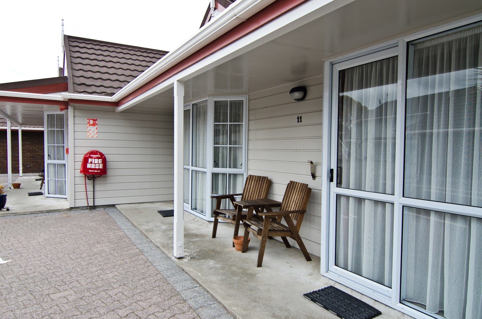 Motel Settlers Motor